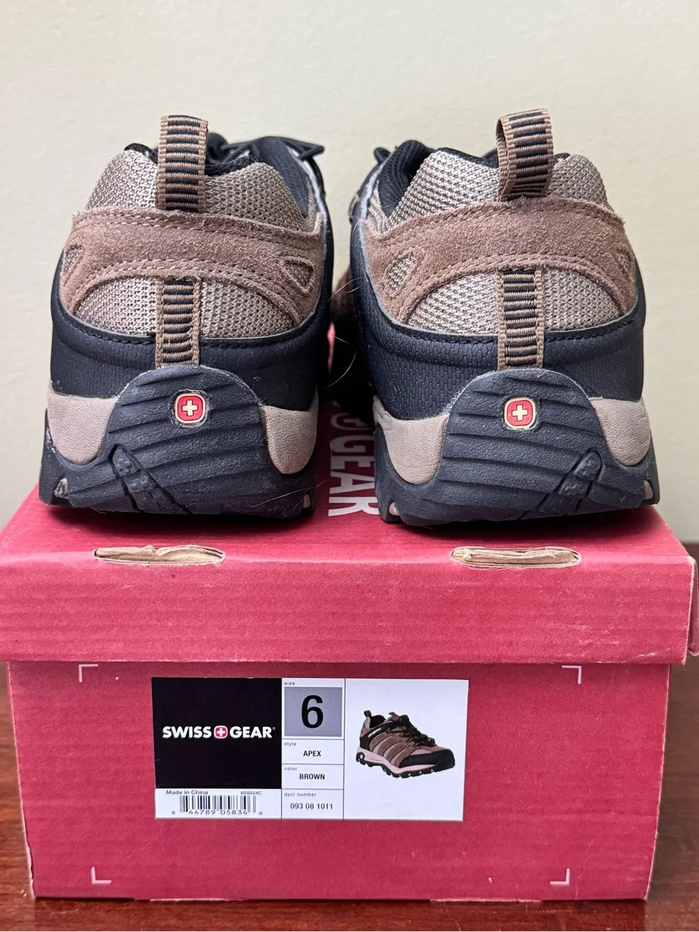 SwissGear Apex Low Hiking Shoes Suede Mesh Youth Boys Sz 6 Brown